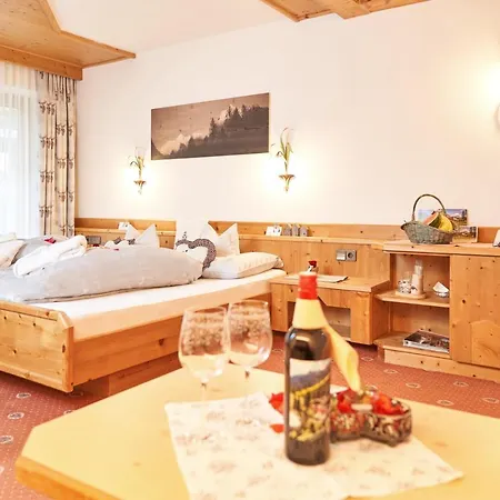 Kirchplatzl Apartment Leutasch