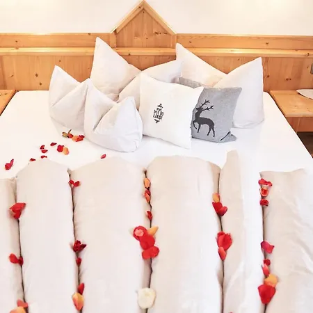 Kirchplatzl Apartment Leutasch