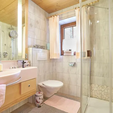 Kirchplatzl Apartment *