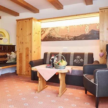 Kirchplatzl Apartment Leutasch