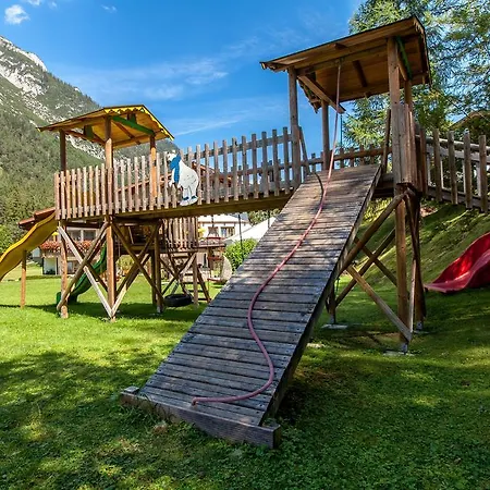 Kirchplatzl Apartment Leutasch