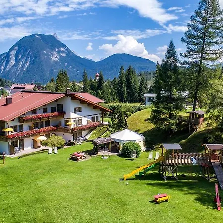 Kirchplatzl Apartment *